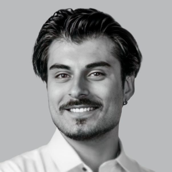 Adrian von der DentalArmy Agentur für Praxismarketing für Zahnärzte Profilbild